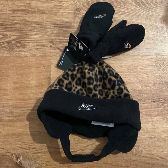 Nike Toddler Girls Leopard Trapper Hat & Mittens - Picture 1 of 5